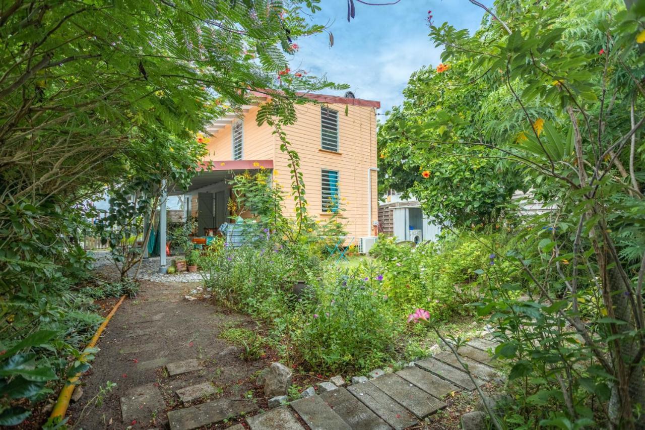 Appartement Charmant Au Carbet Avec Vue Sur La Mer 50 M² Ле-Карбе Экстерьер фото